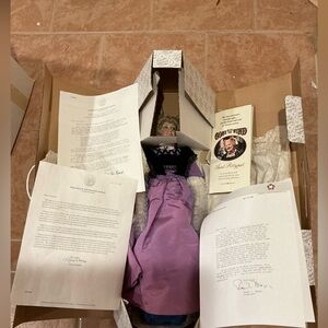 Franklin Mint Gone with the Wind Aunt Pitty Pat Doll Shipper,Stand & Paperwork